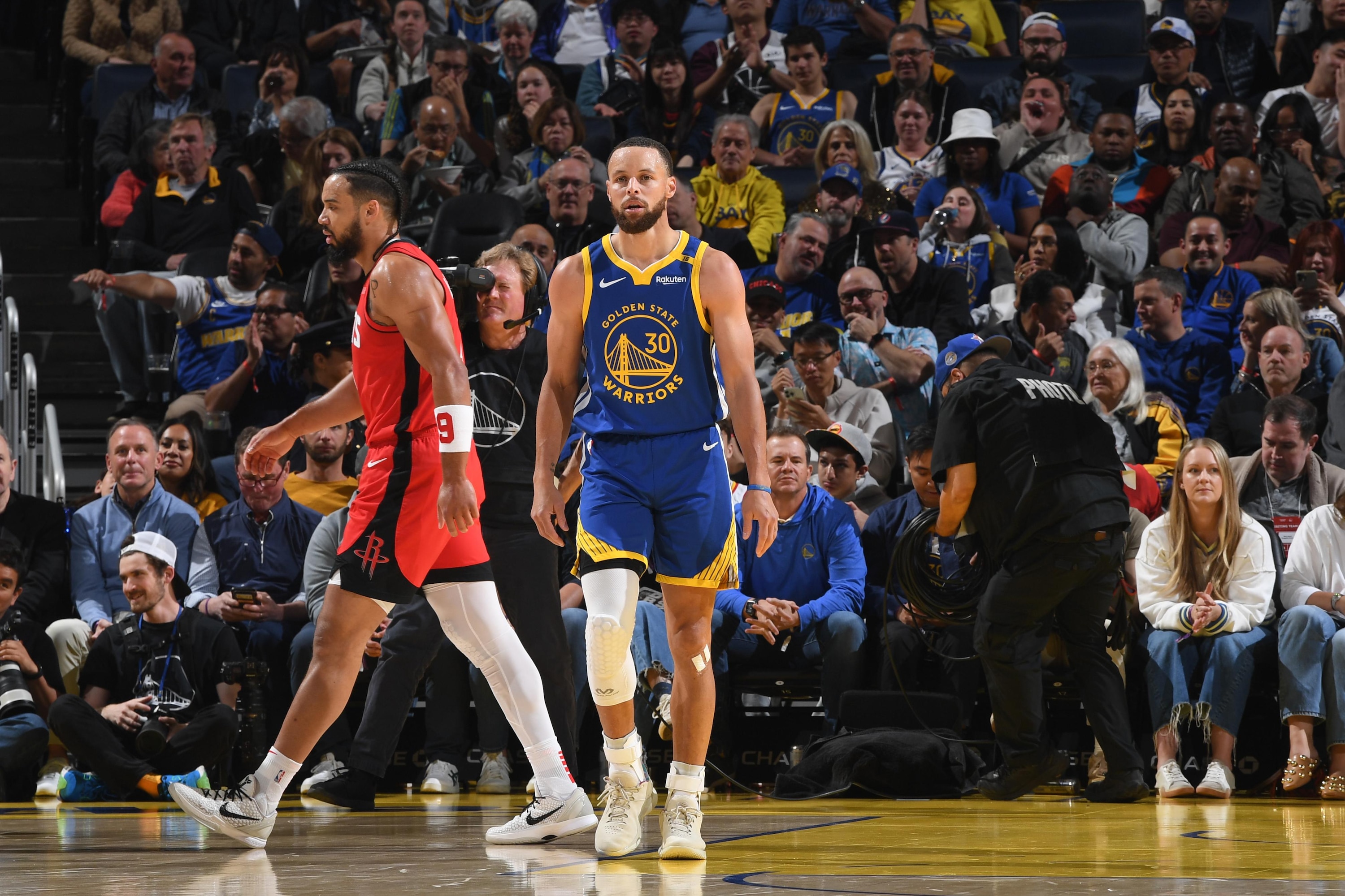 NBA Shock: Curry's Low Score In Warriors Loss