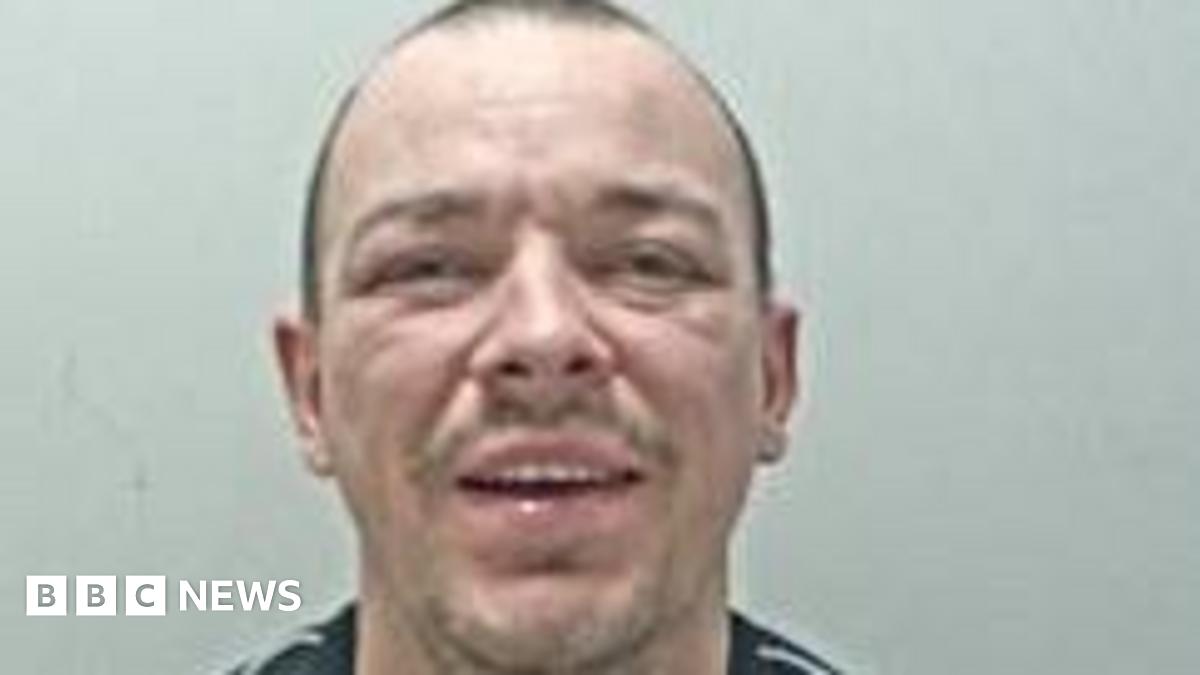 Preston Prisoner Escapes M55 Prison Van
