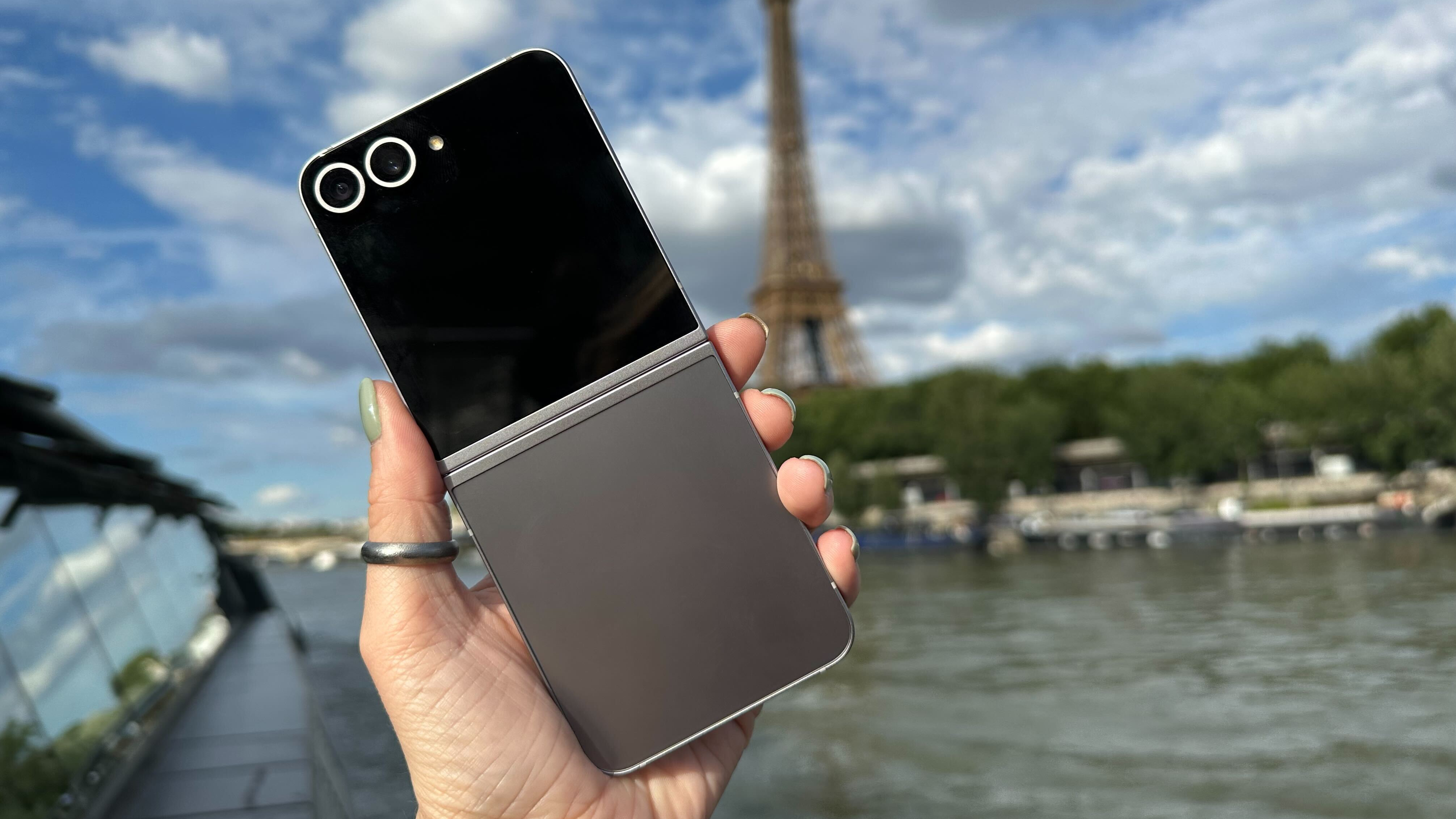 Samsung Galaxy Z Flip 7: Rumor & Spesifikasi Terbaru