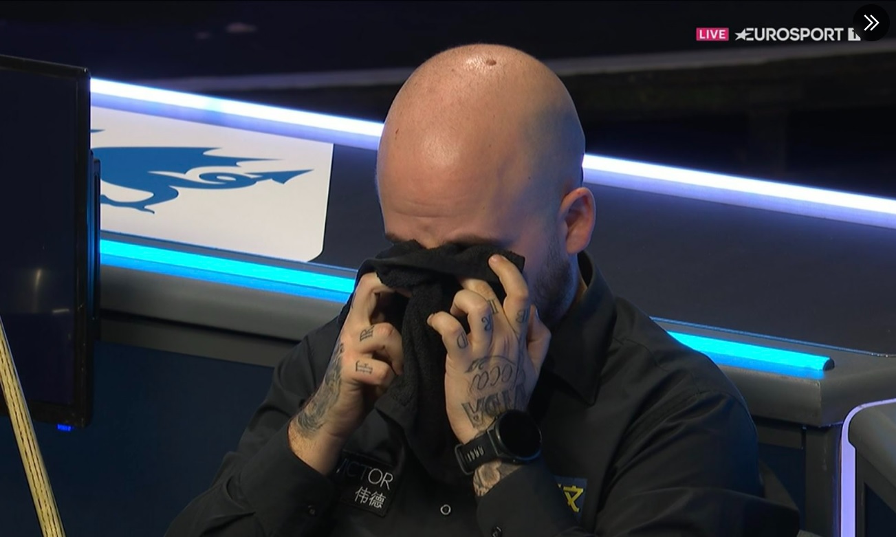 Snooker Player's Migraine Halts Match